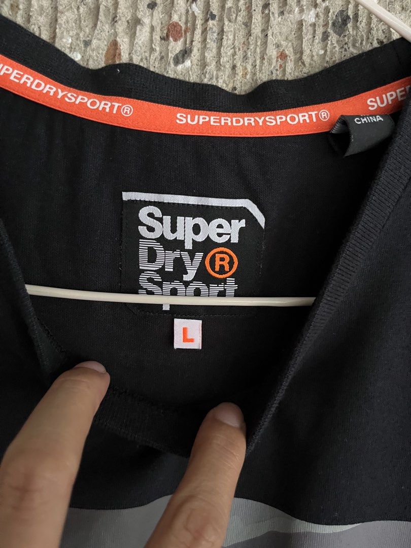 Superdry Men's Combat Boxer Tee (Category: Tshirts & Polo Shirts ) located in Cabanatuan. Submitted by nik.ko (Listing ID 1454081724, Image 2). Description: For sale Superdry Men's Combat Boxer Tee Size L on tag Lenght 28 Width 19 Sleeve 8 As new no issues Color rate 10/10 Location : nueva ecija Price 700 fix + sf j&t.