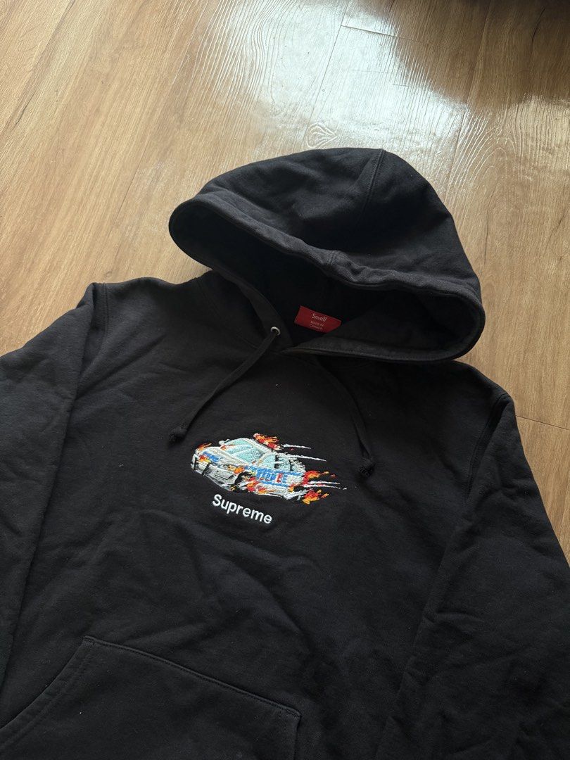 Supreme Cop Car Hoodie (Category: Activewear) located in Quezon City. Submitted by daddysource (Listing ID 1454097020, Image 2). Description: Supreme Cop Car Hoodie Small | Excellent ₱5,000.