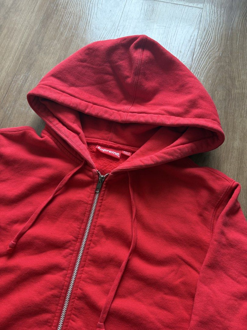 Supreme Star Zip Up Hoodie (Category: Activewear) located in Quezon City. Submitted by daddysource (Listing ID 1454097242, Image 3). Description: Supreme Star Zip Up Hoodie Medium | Excellent ₱4,500.
