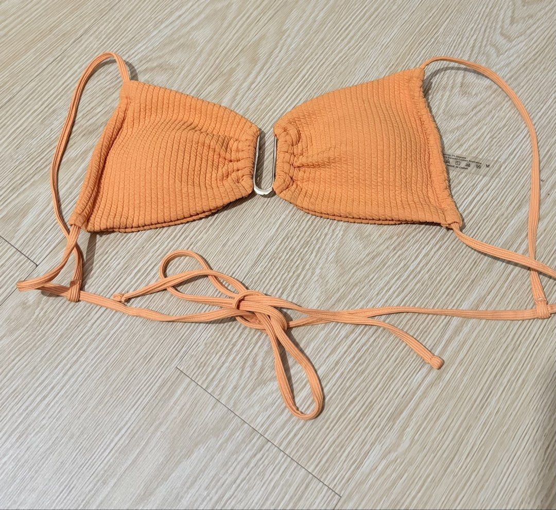 Bikini Top / Plain ribbed swimsuit (Category: Bikinis & Swimsuits) located in Meycauayan. Submitted by rioclutter (Listing ID 1454187182, Image 1). Description: Used only twice ✨ RFS: Decluttering (has been stored in the cabinet for a long time) and no longer fits. 💖 ₱150 Size - Medium 📦 Shipping fee will be shouldered by the buyer. 📩 Message me if you’re interested!.
