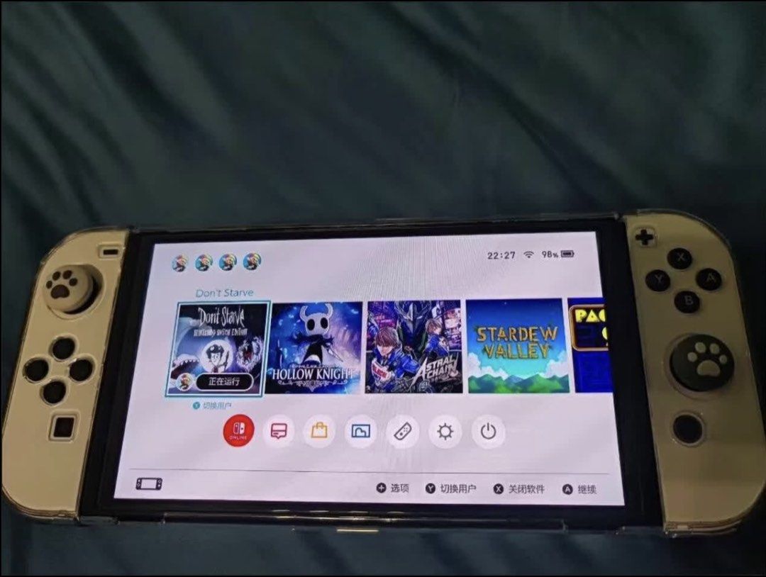 Switch OLED (Category: Nintendo) located in Singapore. Submitted by sggamehub-ty. (Listing ID 1454165783, Image 1). Description: 🎮 Nintendo Switch OLED White * 99新，品质有保障 * 配件齐全，即买即玩 * 预计 8-12 个工作日到货。 * 支持新加坡面交.