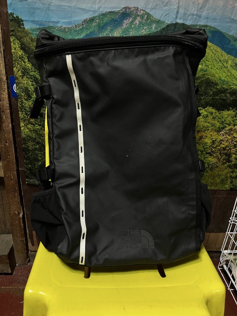 The North Face Base Camp Fuse Box Backpack (Category: Backpacks) located in Valencia. Submitted by bordzsthrift (Listing ID 1454120017, Image 1). Description: Exellent Condition Minor issues seen on pic Authentic .