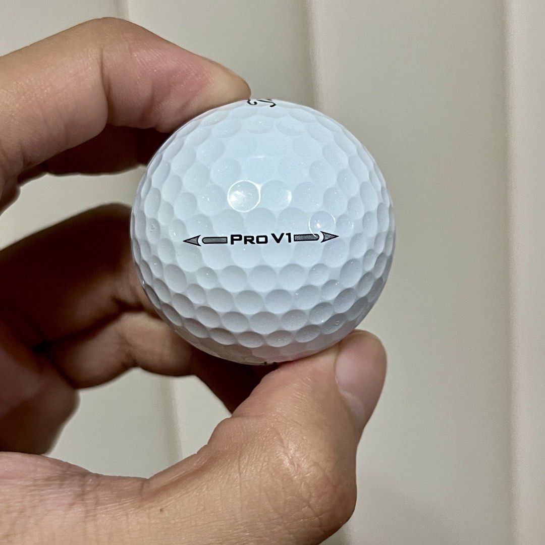 Titleist Pro V1 (2015) (Category: Golf) located in Caloocan City. Submitted by kolektayo (Listing ID 1454124778, Image 3). Description: Authentic Titleist Pro V1 (2015 version) 💰 Price: ₱1,200 Appears unused based on its condition. Feel free to PM for any questions. 💰 Payment first before shipping. Modes of Payment: ✔ GCash ✔ BPI ✔ Maya Location: 📍 Bacoor 📍 Adamson University Delivery Options: 📦 Lalamove | Grab – Same-day/ASAP (if available)