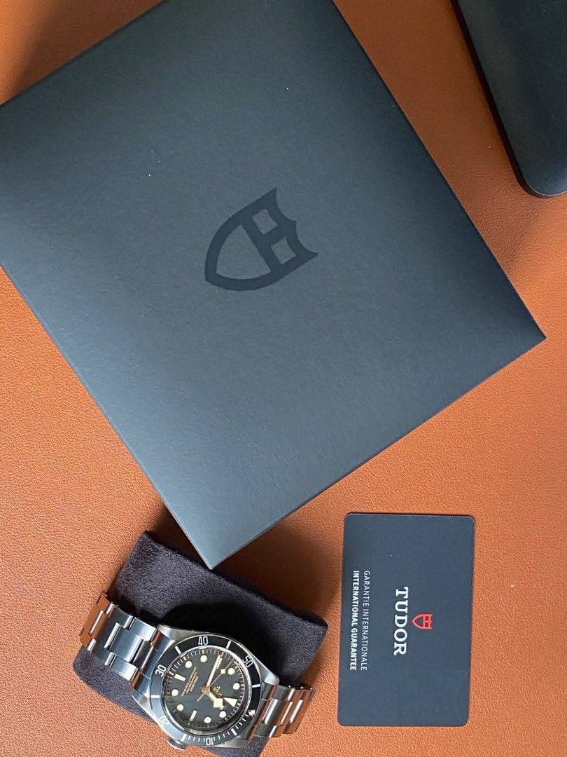 Tudor Black Bay 58 Chronometer Automatic Watch (Category: Luxury Watches) located in Calamba. Submitted by leeadriannn796 (Listing ID 1454074377, Image 3). Description: - Tudor Black Bay 58 - Automatic, chronometer certified movement - Stainless steel case and bracelet - Black dial with classic gilt accents - Functional rotating bezel - Includes original box and warranty card.