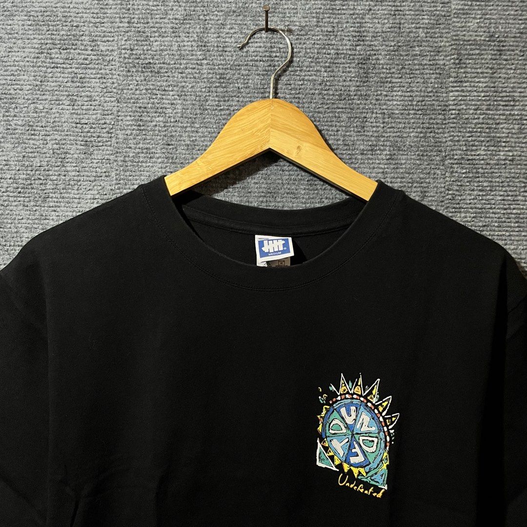 UNDEFEATED TRIBAL TEE (Category: Activewear) located in Naga. Submitted by goodfinds_only.v1 (Listing ID 1454048284, Image 2). Description: FOR SELL -UNDEFEATED TRIBAL TEE SIZE:MEDUIM MEASUREMENTS WIDTH:20.5 INCHES LENGTH:28 INCHES COLOR RATE:9/10 EXCELLENTCONDITION NO FLAWS DM ME IF INTERESTED! LOCATION: NAGA CITY BICOL.