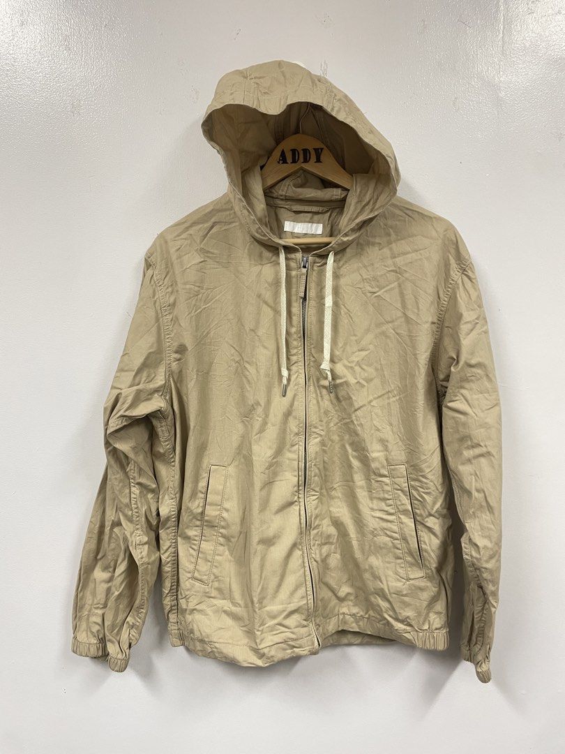 Uniqlo Cotton Parka UNISEX (Category: Coats, Jackets and Outerwear) located in Mexico. Submitted by addyshane78413 (Listing ID 1454010013, Image 2). Description: Uniqlo Cotton Parka UNISEX Large on tag Color: khaki W:24 L: 27 MOP: Gcash ✅ Mine Now, Pay Now ✅ First to Pay, Gets the Item ❌No rush shipping 📍 PAMPANGA Courier: JnT 🚚🚚 PM 💌💌 .