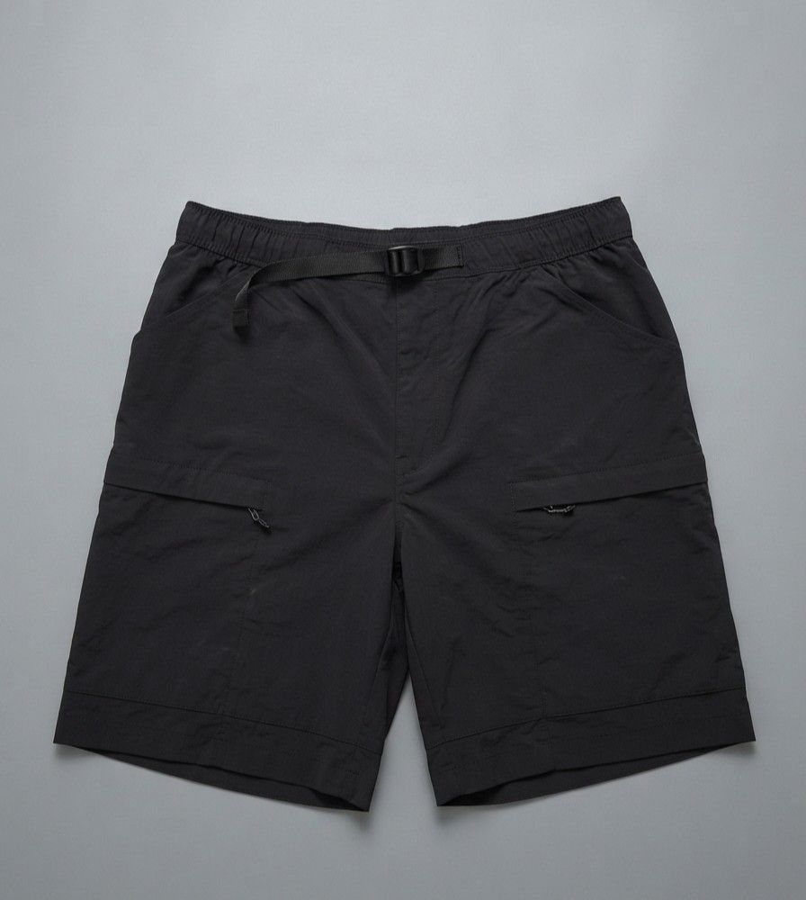 Uniqlo geared shorts (Category: Activewear) located in Manila. Submitted by brightcloud_25 (Listing ID 1454089808, Image 1). Description: Uniqlo Geared shorts Size large Fit 32 up to 34 Length 19 Excellent condition 550 + sf.
