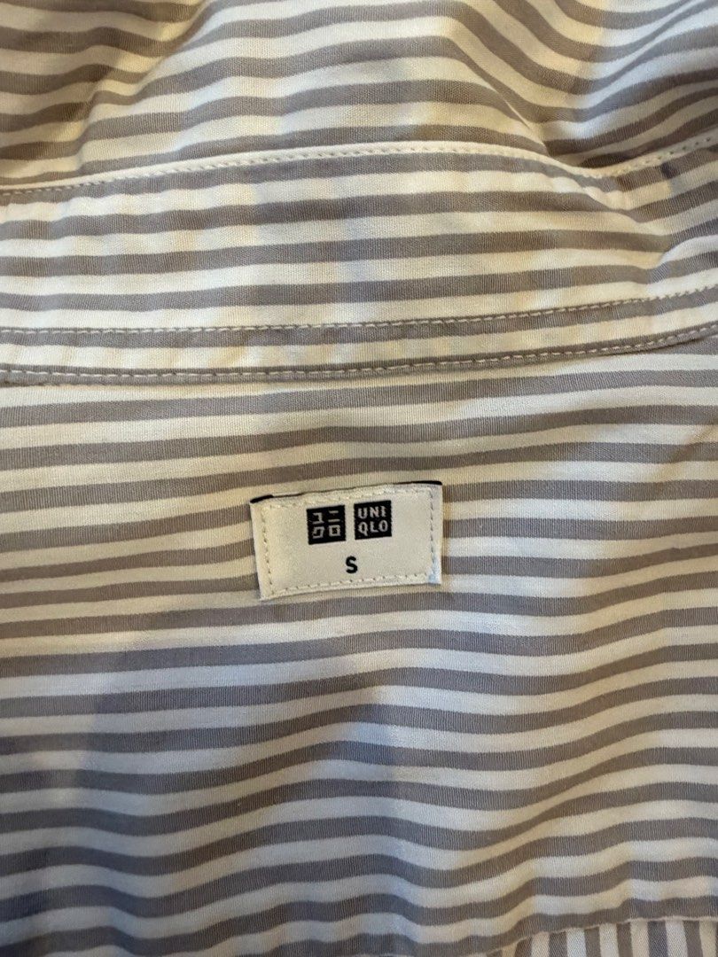 Uniqlo Shirt (Category: Formal Shirts) located in Quezon City. Submitted by j_vent (Listing ID 1454060094, Image 3). Description: .