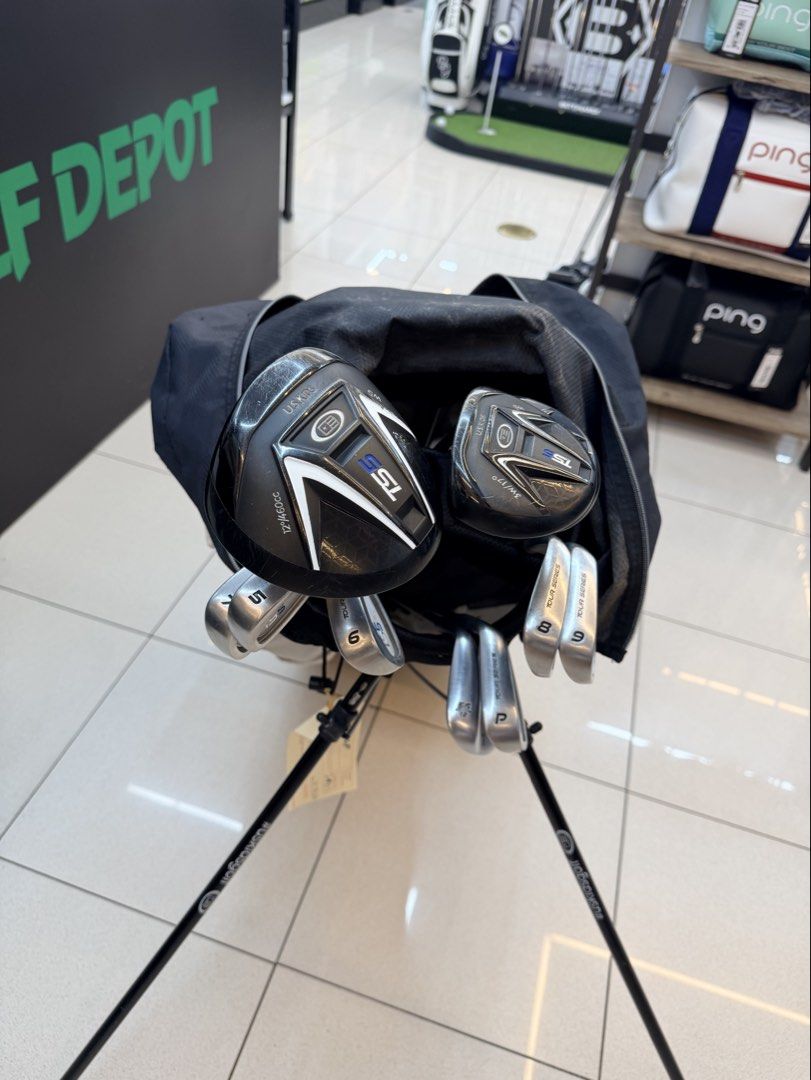 US kids golf Tour Series 63 (Category: Golf) located in Pasig City. Submitted by finnythefish (Listing ID 1454066868, Image 1). Description: Driver 3 Wood Hybrid Irons 5-9 Pitching Sand wedge.