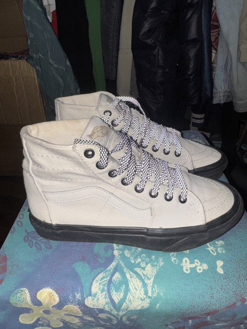 Vans Mid Cut Reflective Laces (Category: Sneakers) located in Baguio. Submitted by ezaussie (Listing ID 1454135496, Image 3). Description: .