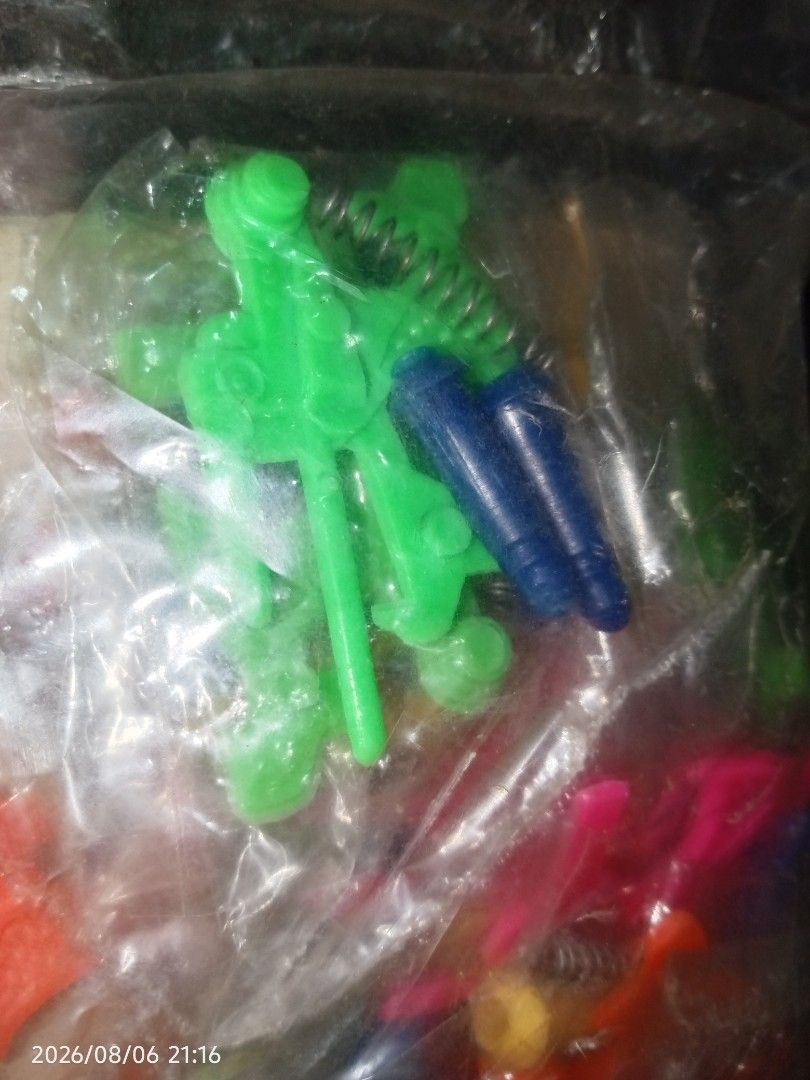 Vintage 90s spring gun toy sealed (Category: Action & Battle Toys) located in Davao. Submitted by banana.pancake (Listing ID 1454182778, Image 3). Description: 100 per pack only, we have 7packs avail for only 70 if take all.