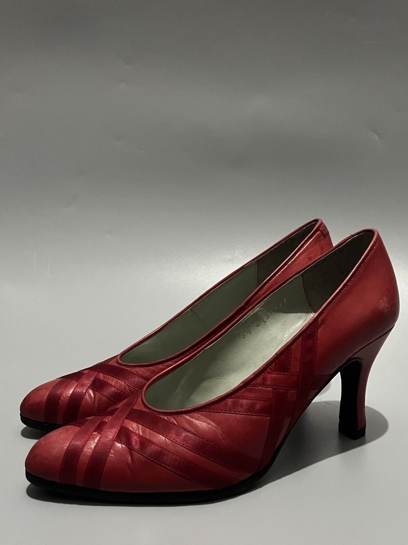 Vintage Christian dior heels (Category: Heels) located in Las Pinas. Submitted by jpicked (Listing ID 1454113611, Image 2). Description: .