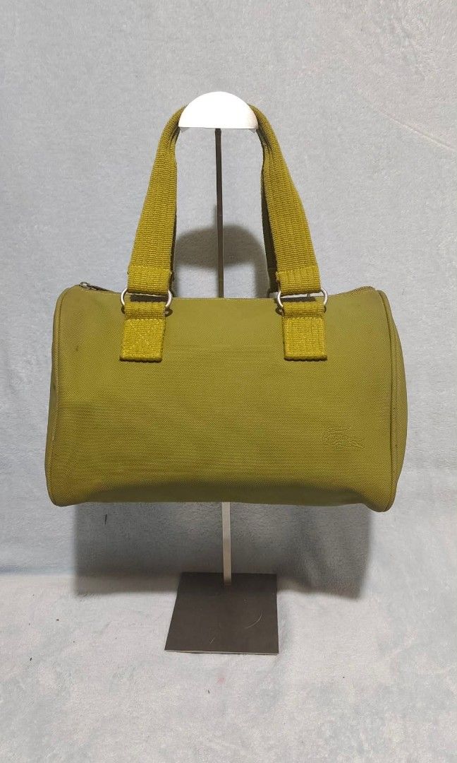 Vintage Lacoste Hand Bag (Category: Luxury Bags & Wallets) located in San Jose del Monte. Submitted by yowasssup_2022 (Listing ID 1454048994, Image 3). Description: Vintage Lacoste Bag.