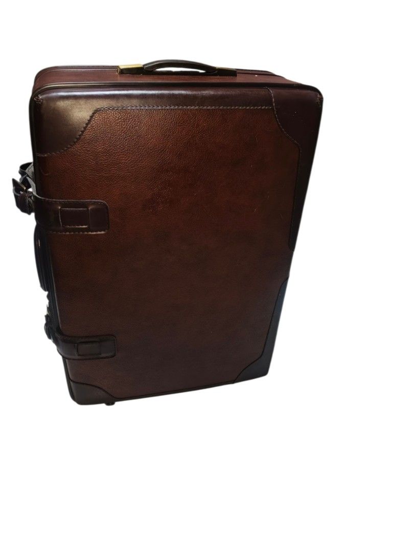 Vintage Leather Luggage (Category: Luxury Bags & Wallets) located in Makati City. Submitted by candyhinojales (Listing ID 1454140501, Image 3). Description: check in luggage vintage Leather Luggage dimension 20Wx10Dx30H inches pick up Taguig.