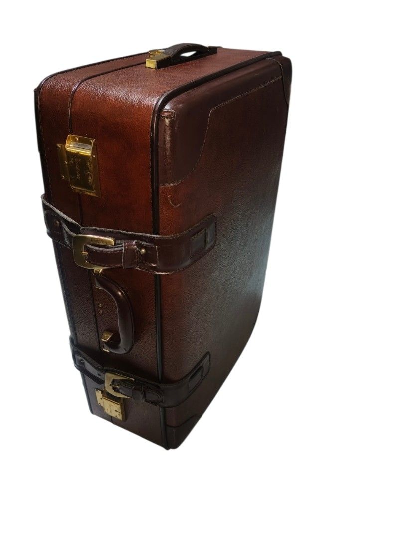 Vintage Leather Luggage (Category: Luxury Bags & Wallets) located in Makati City. Submitted by candyhinojales (Listing ID 1454140501, Image 1). Description: check in luggage vintage Leather Luggage dimension 20Wx10Dx30H inches pick up Taguig.