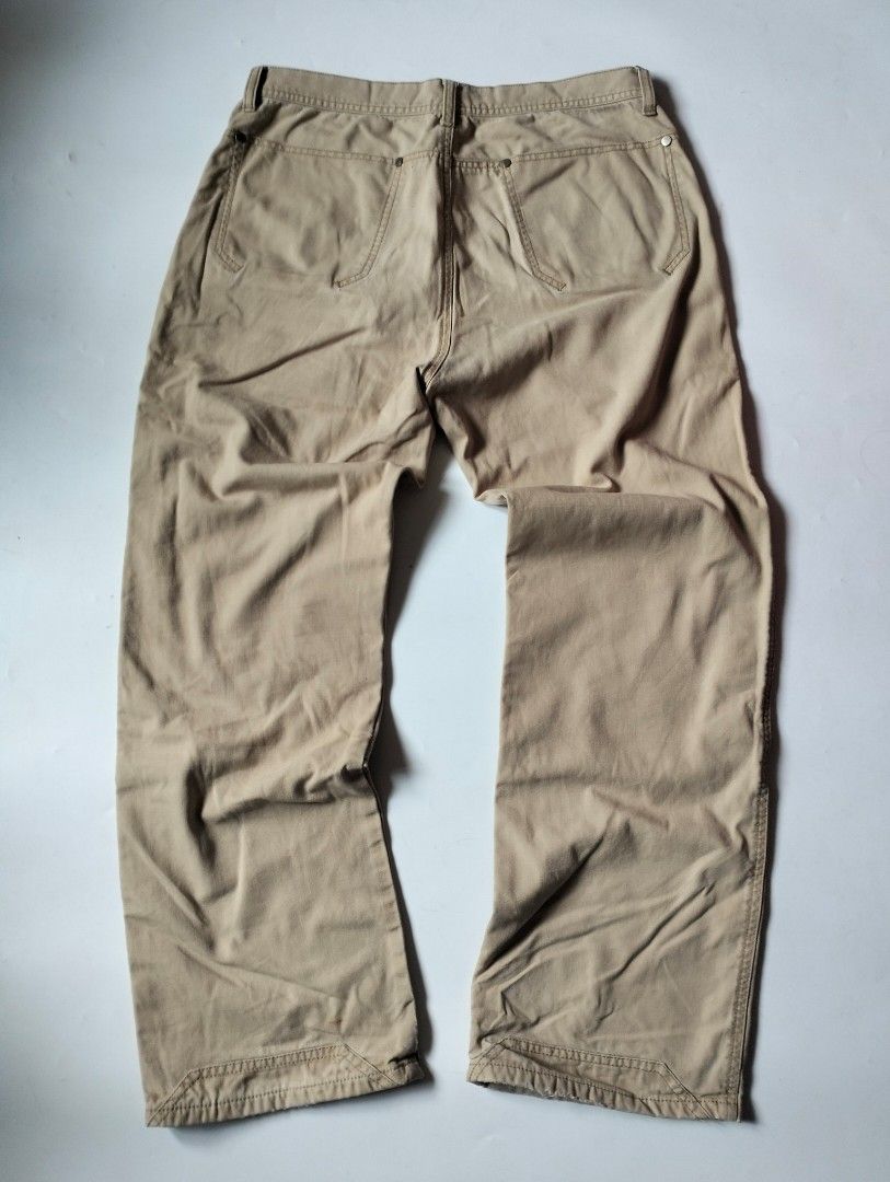 Vintage Patagonia pants (Category: Jeans) located in Baguio. Submitted by dapper_deals (Listing ID 1454076293, Image 2). Description: Vintage patagonia pants Dimentions: WaistL:16(32) L:40 Leg Opening:9.5 Thigh.10.5.