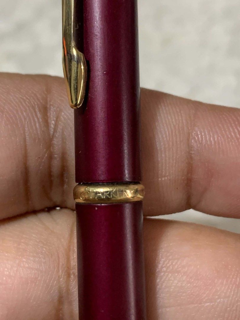VINTAGE RARE PARKER PEN (Category: Stationery & School Supplies) located in Manila. Submitted by miah_collectiblesurplus (Listing ID 1454092534, Image 2). Description: 2,000 pesos Location: Valenzuela From Japan item as is.