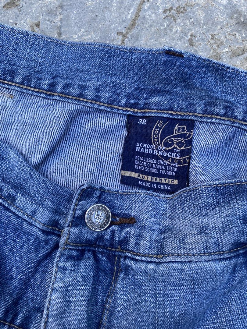 Vintage School Of Hardknocks Distinct Patchwork Baggy Jeans (Category: Jeans) located in Cebu City. Submitted by gianperothrifter (Listing ID 1454044879, Image 3). Description: Vintage School Of Hardknocks Baggy Jeans Late 90’s to early 2000s Distinct Patchwork designs Waistline: 38 inches Length: 47 inches Thigh: 14 inches Hem: 10 inches 3,500php ( open to reasonable offers ).