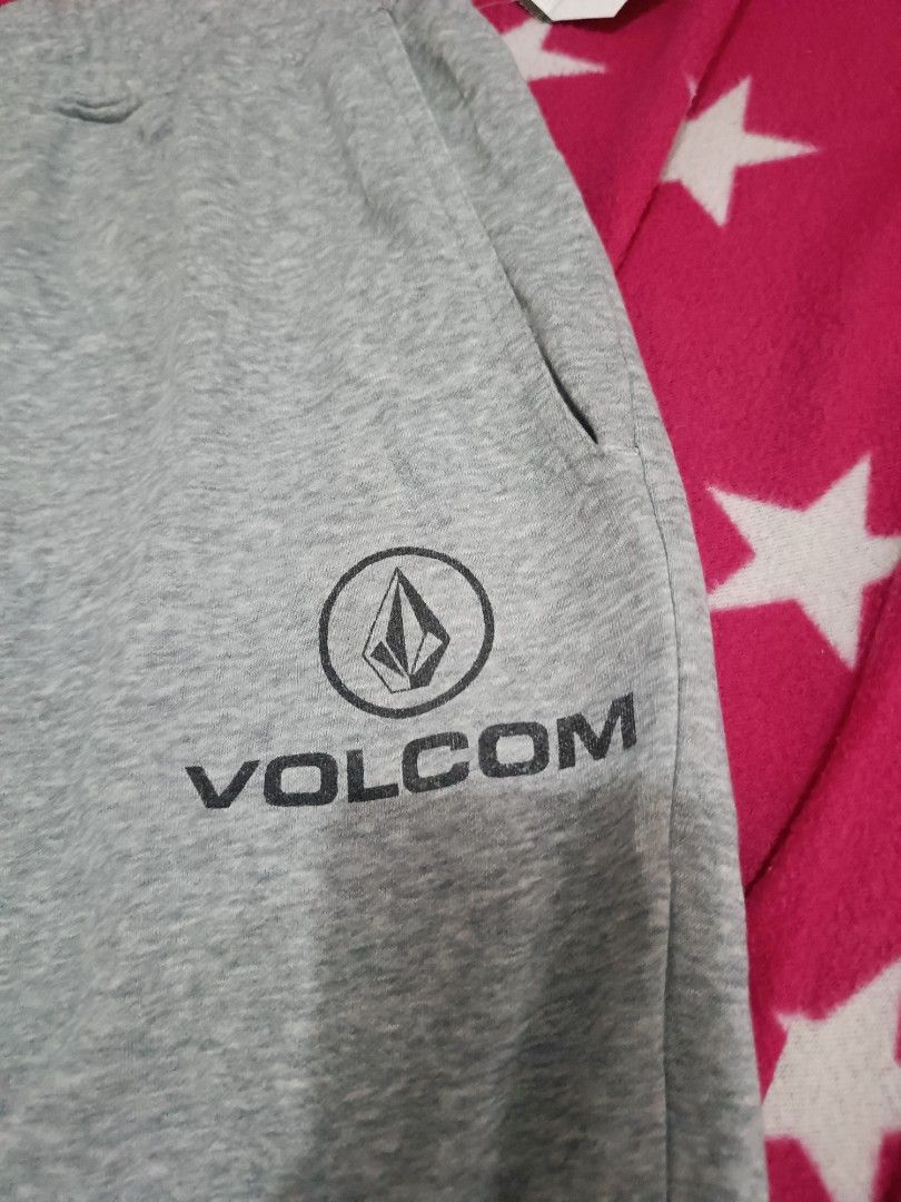 VOLCOM JOGGER PANTS SIZE 34-36 EXCELLENT NO ISSUE (Category: Activewear) located in Legazpi City. Submitted by paul-galvez420. (Listing ID 1454070842, Image 2). Description: VOLCOM JOGGER PANTS SIZE 34-36 LENGHT 40 EXCELLENT CONDITION NO ISSUE PRICE 450.