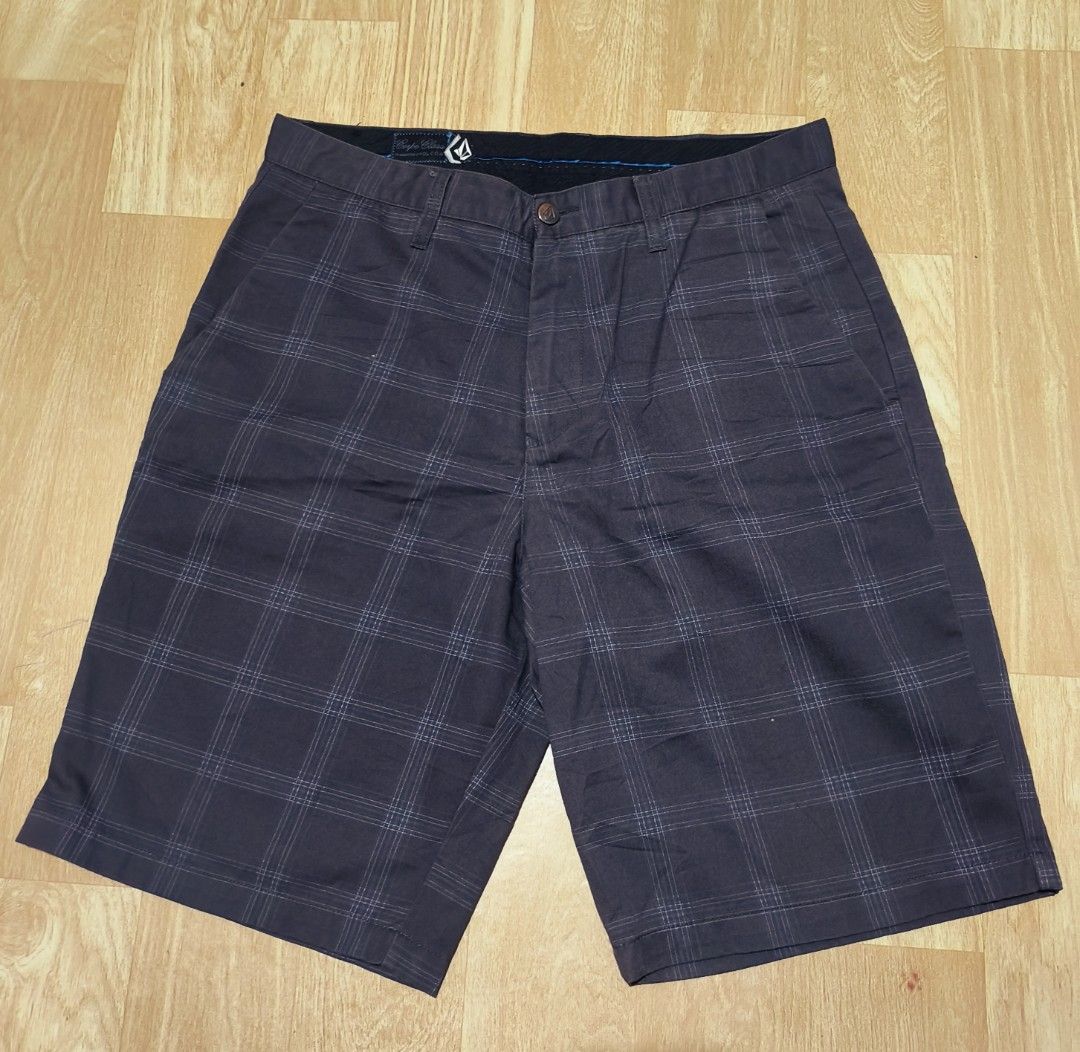 Volcom Short AOP Stripe (Category: Shorts) located in Davao. Submitted by findloots (Listing ID 1454049534, Image 1). Description: Volcom Short AOP As new Condition No issue size 34 L-22 10/10 Color Rate Location Davao city Gcash Payment J&T Courier PHP 650 + sf DM📩.