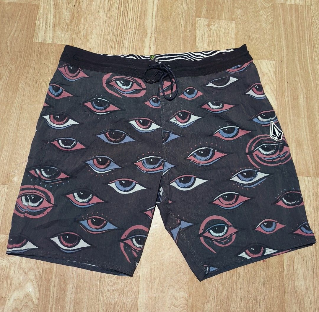 VOLCOM SURFING SHORT (Category: Swim Trunks & Board Shorts) located in Davao. Submitted by findloots (Listing ID 1454050303, Image 1). Description: VOLCOM SURFING SHORT Excellent Condition AOP Laser Print Size 38 L-21 9.9/10 Color Rate No issues Location Davao city Gcash Payment J&T Courier.