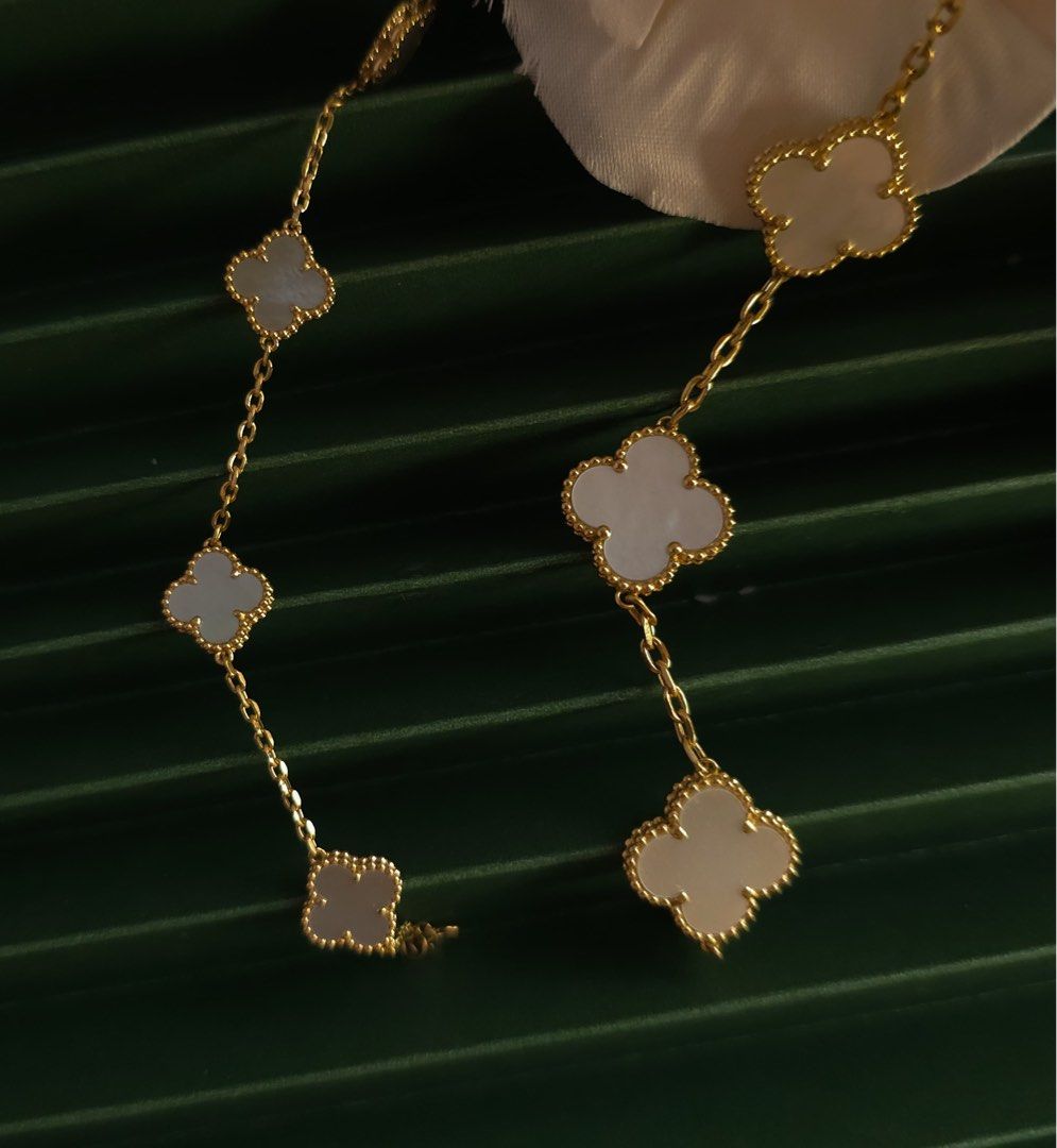 White MOP Clover Bracelets (Category: Bracelets) located in Cebu City. Submitted by virnee (Listing ID 1454023477, Image 2). Description: Regular - 65,000 Sweetsize - 39,000 Clover Bracelets White MOP 18k HK setting Big - 15mm, more than 10g, 7-7.5” Small - 10mm, more than 4g, 7-7.5”.
