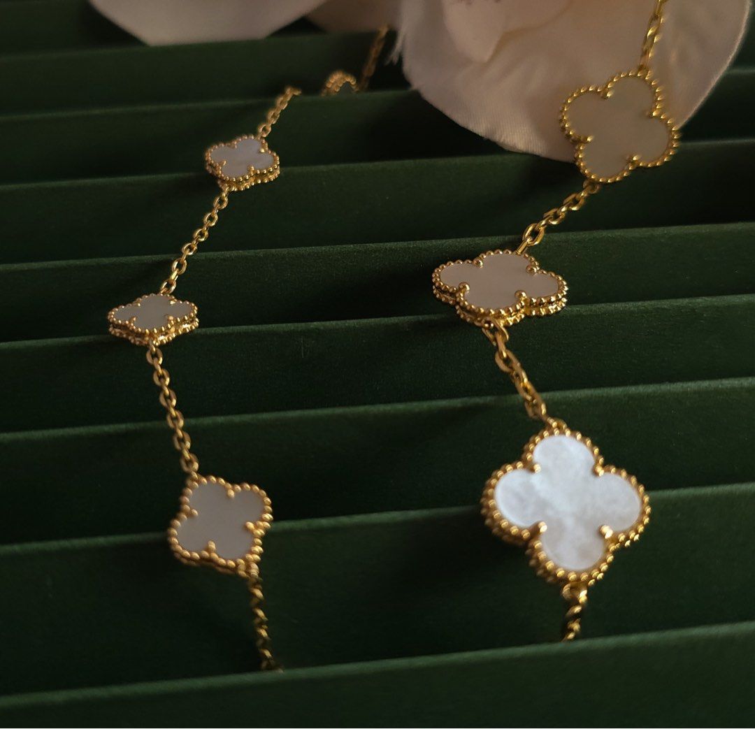 White MOP Clover Bracelets (Category: Bracelets) located in Cebu City. Submitted by virnee (Listing ID 1454023477, Image 3). Description: Regular - 65,000 Sweetsize - 39,000 Clover Bracelets White MOP 18k HK setting Big - 15mm, more than 10g, 7-7.5” Small - 10mm, more than 4g, 7-7.5”.