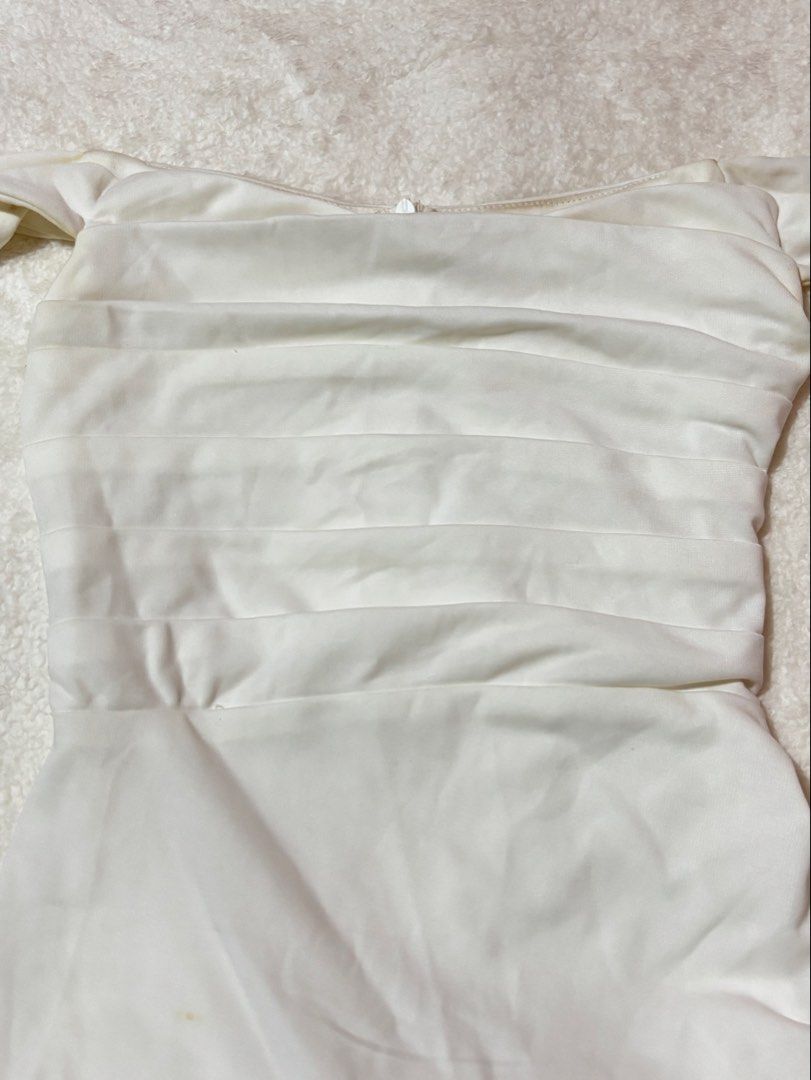 white off shoulder evening dress (Category: Evening dresses & gowns) located in Paranaque City. Submitted by backburnt (Listing ID 1454165977, Image 3). Description: - only used once for an event! - first two pics are my when worn - originally size s but i had it altered, pls dm for measurements - needs cleaning - dm for questions.