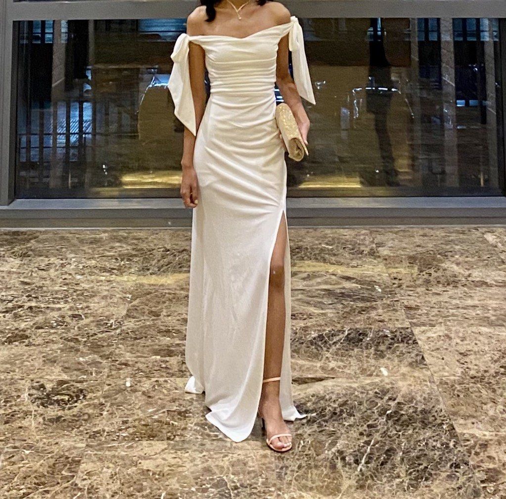white off shoulder evening dress (Category: Evening dresses & gowns) located in Paranaque City. Submitted by backburnt (Listing ID 1454165977, Image 1). Description: - only used once for an event! - first two pics are my when worn - originally size s but i had it altered, pls dm for measurements - needs cleaning - dm for questions.