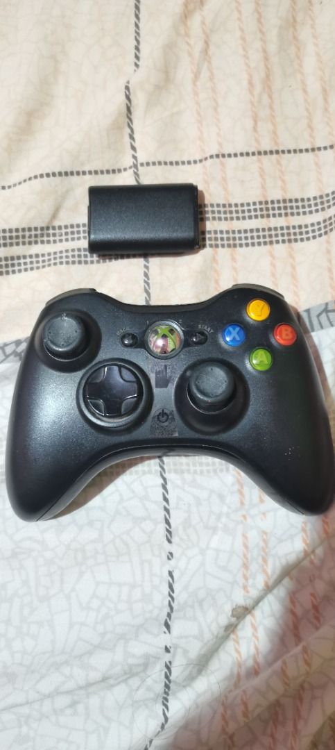 Xbox 360 Wireless Controller (Category: Controllers) located in Cavite. Submitted by ashtonmon40367 (Listing ID 1454171476, Image 2). Description: - Xbox 360 Wireless Controller - Color: Black.
