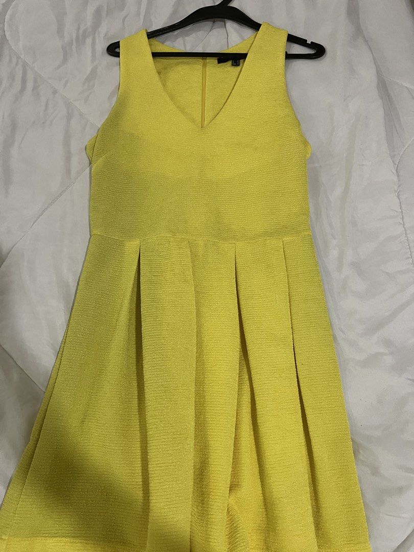 Yellow dress (Category: Dresses) located in Quezon City. Submitted by tangled8 (Listing ID 1454075513, Image 1). Description: .