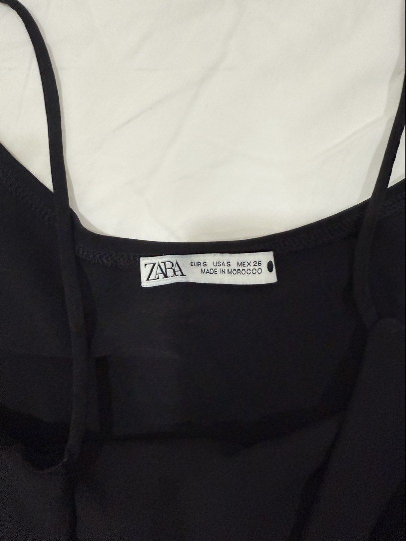 Zara Black sleeveless crop top S (Category: Others Tops) located in Makati City. Submitted by bargainwaves (Listing ID 1454112870, Image 2). Description: .