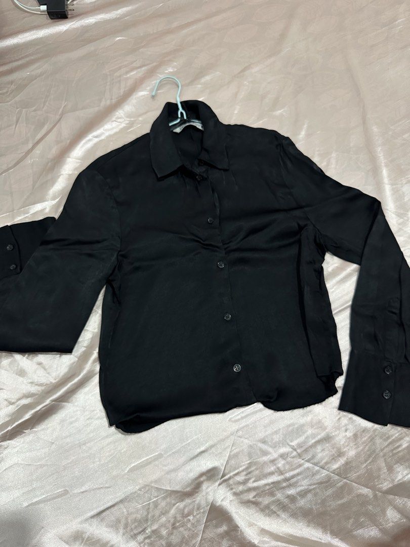 Zara Silk Satin Black Longsleeves (Category: Longsleeves) located in Davao. Submitted by declutterwith_riri (Listing ID 1454185202, Image 2). Description: Best Fit Small to Semi Med Good for business outfit .