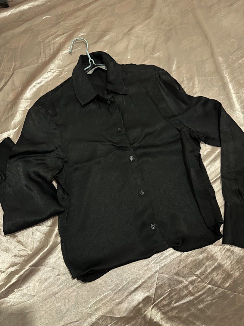 Zara Silk Satin Black Longsleeves (Category: Longsleeves) located in Davao. Submitted by declutterwith_riri (Listing ID 1454185202, Image 1). Description: Best Fit Small to Semi Med Good for business outfit .