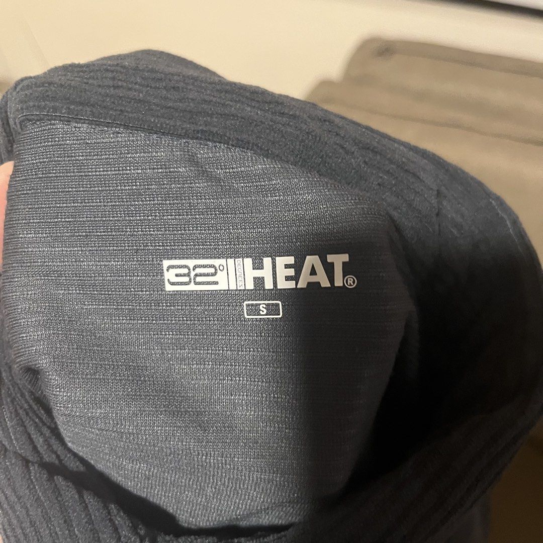 32degrees heat tech textured velvet w pockets (Category: Coats, Jackets and Outerwear) located in Mandaluyong City. Submitted by raspb (Listing ID 1454348153, Image 2). Description: Pasalubong from US, cant fit. Functional pockets Soft to the touch .