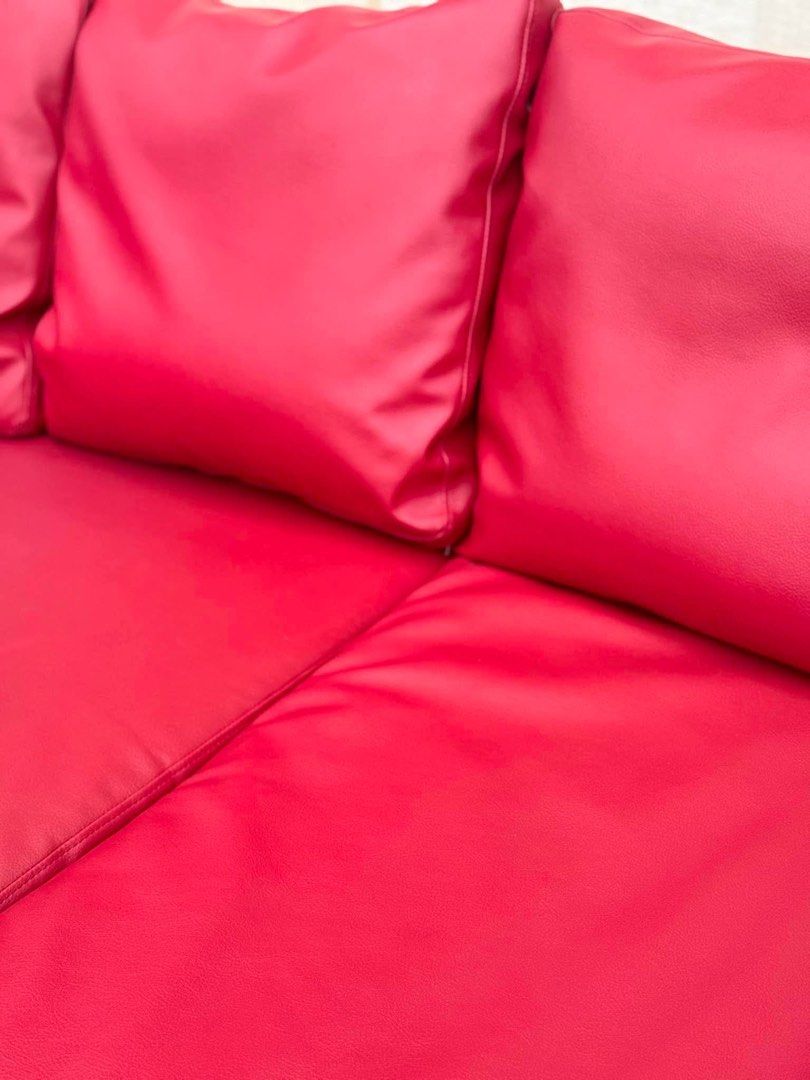 3-4 SEATER MODERN DESIGN LEATHER SOFA IN GOOD CONDITION (Category: Sofas) located in Manila. Submitted by jerichocal17856 (Listing ID 1454240199, Image 3). Description: JAPAN SURPLUS 3-4 SEATER MODERN DESIGN LEATHER SOFA IN GOOD CONDITION SIZE: 15H x 85L x 37W inches.