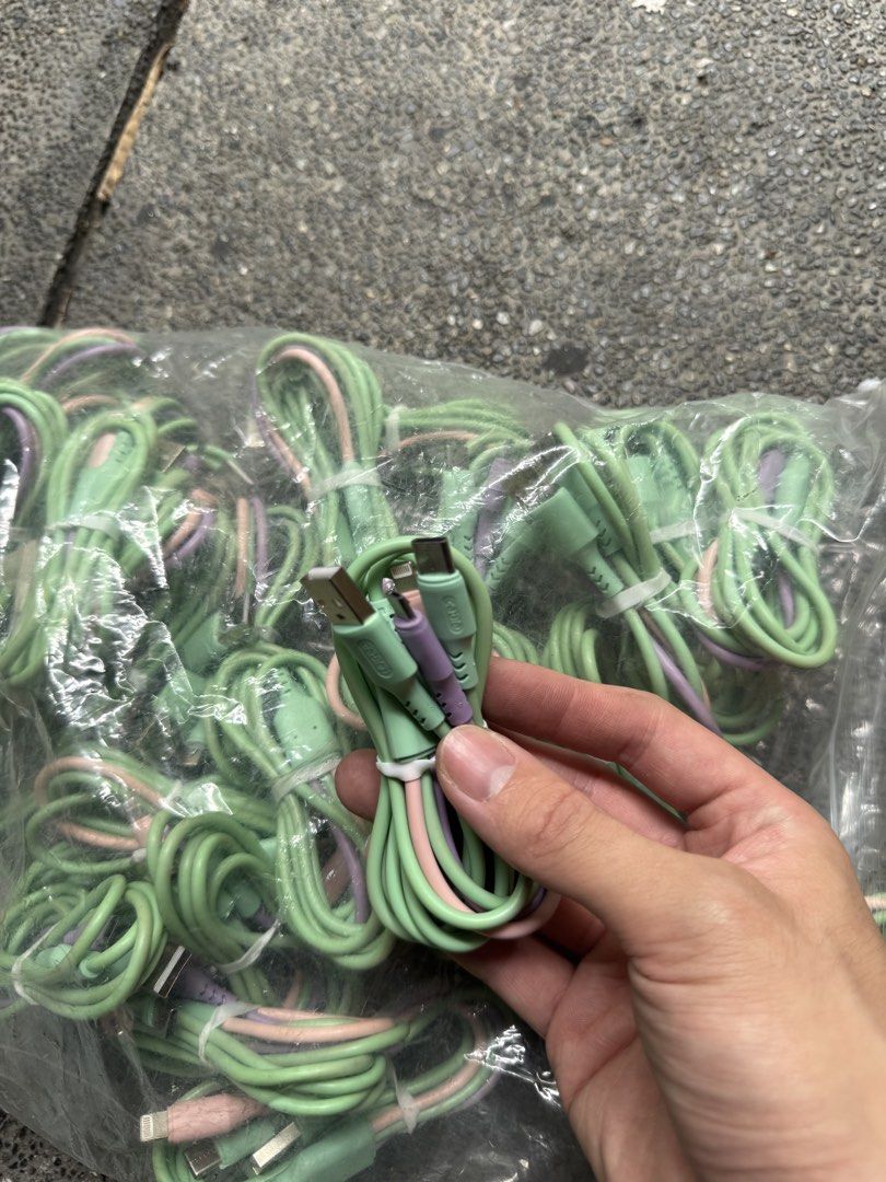3IN1 Macarons Color high-quality liquid silicone USB /Android Type-C fast charging cable (Category: Chargers & Cables) located in Quezon City. Submitted by Skyler_Mini_Shop (Listing ID 1454220250, Image 1). Description: BRAND NEW!!! 3IN1 Macarons Color high-quality liquid silicone USB /Android Type-C charging cable. DISCOUNT FOR BULK PURCHASE!!! .