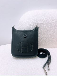 （分類：）位於 。 由 heras.luxury 提交（商品編號 1454200444，圖片 1）。簡介： 。