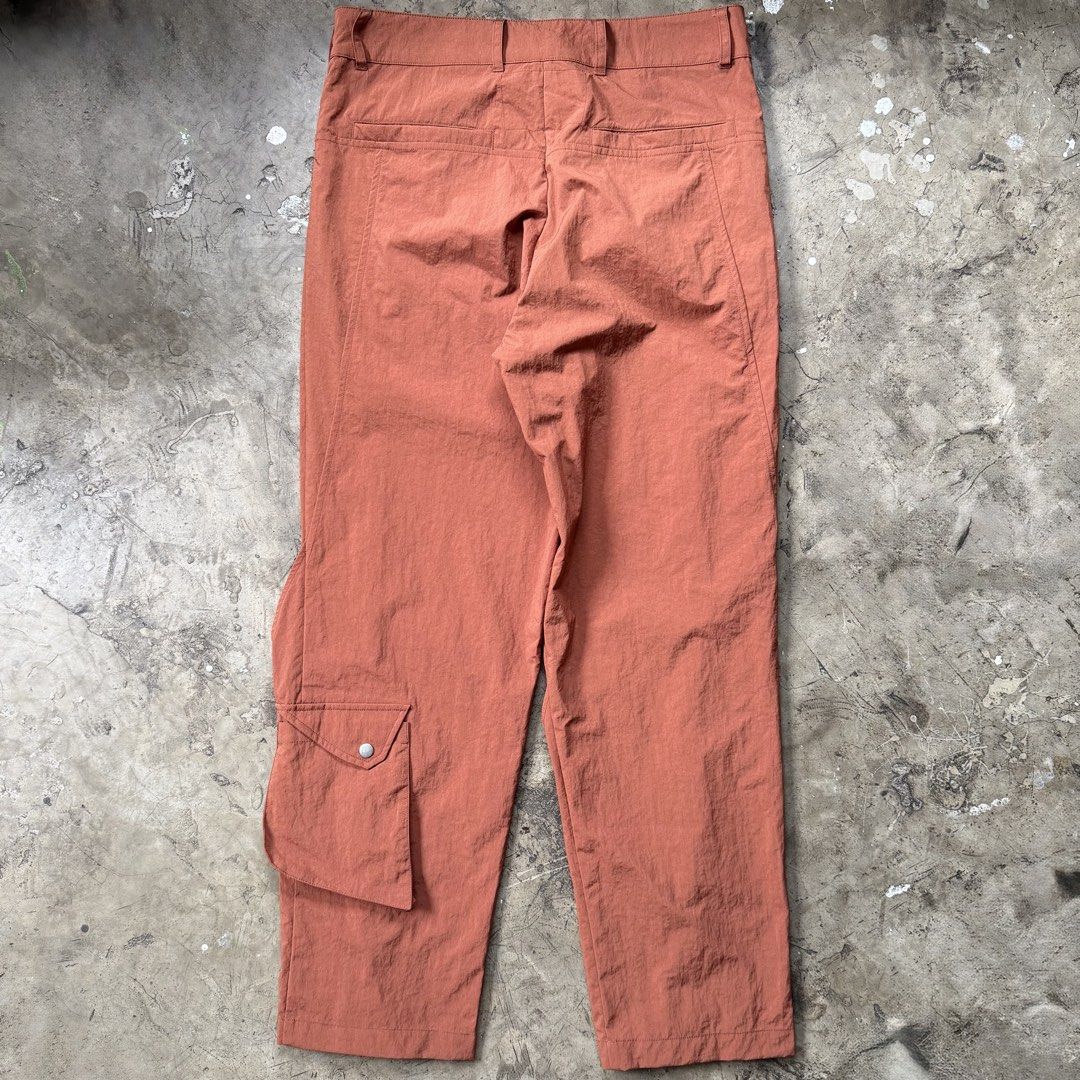 A Cold Wall - Nylon Multipocket Tech Pants (Category: Trousers) located in Cavite. Submitted by 4118.ph (Listing ID 1454299363, Image 3). Description: Medium / 30-32 Excellent condition Waist 16.2” Length 41” Inseam 29” Leg opening 7.8”.
