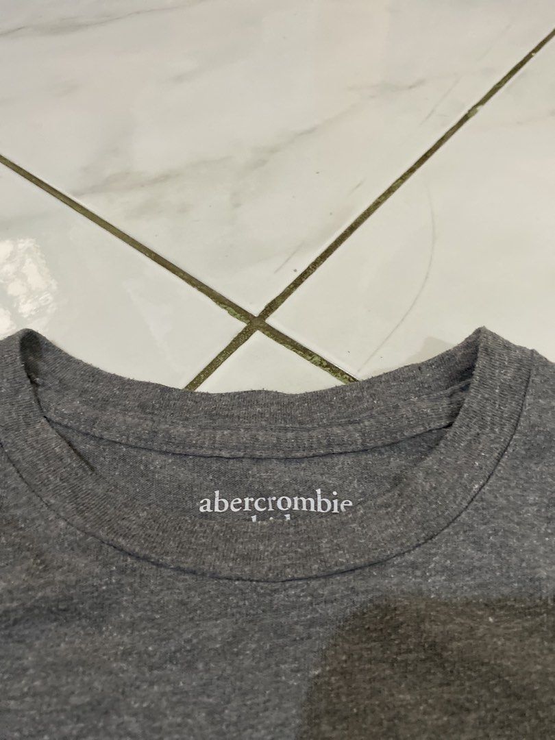 Abercrombie Marvel Graphic T-Shirt (Category: Tshirts & Polo Shirts ) located in Rizal. Submitted by channzy (Listing ID 1454228213, Image 3). Description: - Grey Abercrombie t-shirt - Cool Marvel graphic print with comic book style panels - Iconic Marvel logo in gold foil - Comfortable fabric - Size: 160/80 - Ideal for Marvel fans.