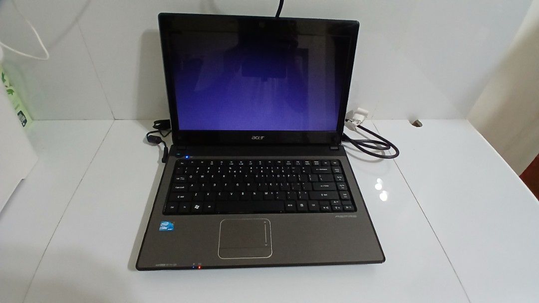 Acer Aspire Laptop with Charger (Category: Laptops & Notebooks) located in Manila. Submitted by grandwind.d14926 (Listing ID 1454246076, Image 2). Description: 💻 FOR SALE: LAPTOP Processor: Intel Core i5 – 4th Generation 📌 Condition / Honest Disclosure: • Plug-and-play — ready to use once properly set up. • May issue sa stock-in/logo display. • According to the technician, kailangan i-reformat ang laptop. • Selling AS IS, WHERE IS. ⚠️ NO RETURN