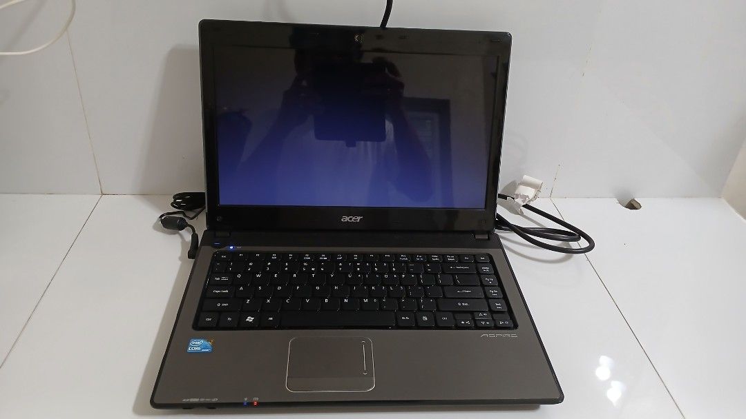 Acer Aspire Laptop with Charger (Category: Laptops & Notebooks) located in Manila. Submitted by grandwind.d14926 (Listing ID 1454246076, Image 1). Description: 💻 FOR SALE: LAPTOP Processor: Intel Core i5 – 4th Generation 📌 Condition / Honest Disclosure: • Plug-and-play — ready to use once properly set up. • May issue sa stock-in/logo display. • According to the technician, kailangan i-reformat ang laptop. • Selling AS IS, WHERE IS. ⚠️ NO RETURN