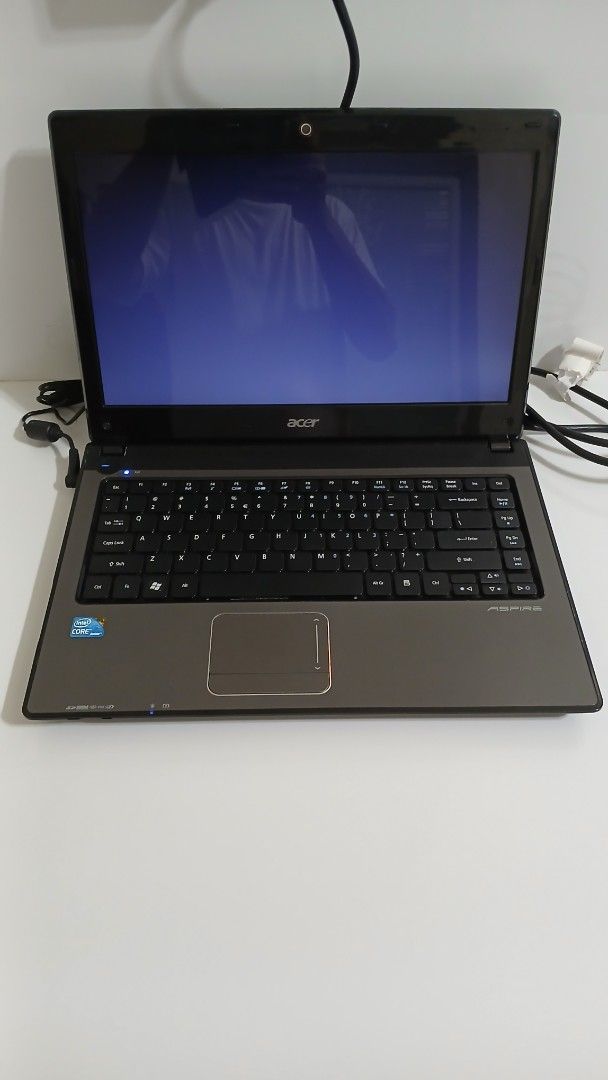 Acer Aspire Laptop with Charger (Category: Laptops & Notebooks) located in Manila. Submitted by grandwind.d14926 (Listing ID 1454246076, Image 3). Description: 💻 FOR SALE: LAPTOP Processor: Intel Core i5 – 4th Generation 📌 Condition / Honest Disclosure: • Plug-and-play — ready to use once properly set up. • May issue sa stock-in/logo display. • According to the technician, kailangan i-reformat ang laptop. • Selling AS IS, WHERE IS. ⚠️ NO RETURN