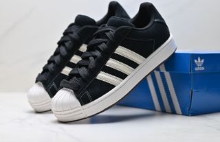 (Category: ) located in . Submitted by khai.uasneakers (Listing ID 1454347129, Image 1). Description: .