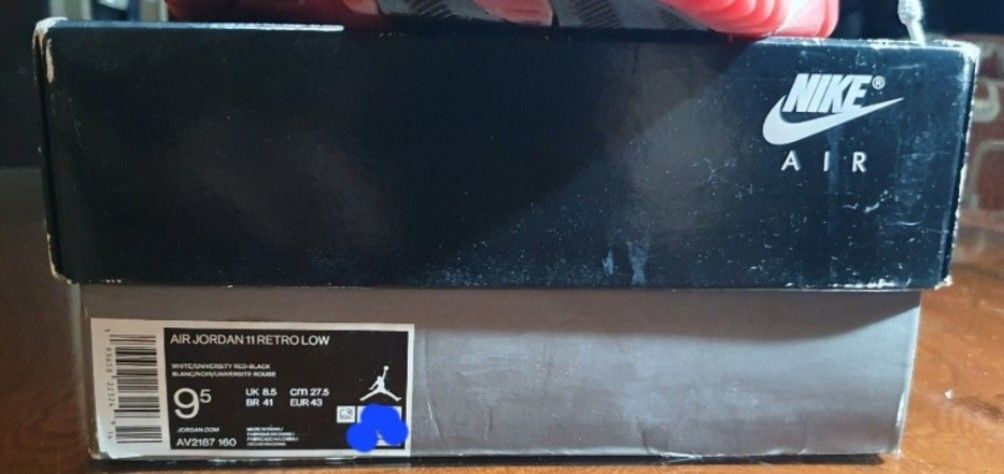 Air Jordan 11 Retro Low 'Concord-Bred' (Category: Sneakers) located in Sampaloc. Submitted by enrique_nuevo_ (Listing ID 1454283213, Image 3). Description: Pre-Loved, Singapore-Bought. 100% legit.
