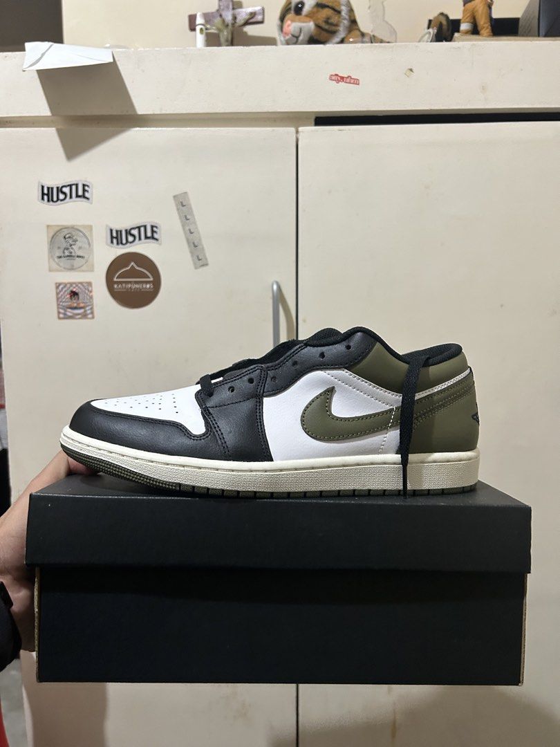 Air Jordan 1 Low Olive Green (Category: Sneakers) located in Manila. Submitted by swagmaster_fein (Listing ID 1454342669, Image 1). Description: Authentic Air Jordan 1 Low sneakers Size: 10.5 US deadstock/for display only way below srp rfs: decluttering .