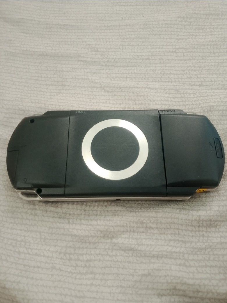 Alexis Navarro (Category: PlayStation) located in Manila. Submitted by alexis_565 (Listing ID 1454344035, Image 2). Description: psp 1000 for sale need lang ng money hehe pm nalang sa interested.