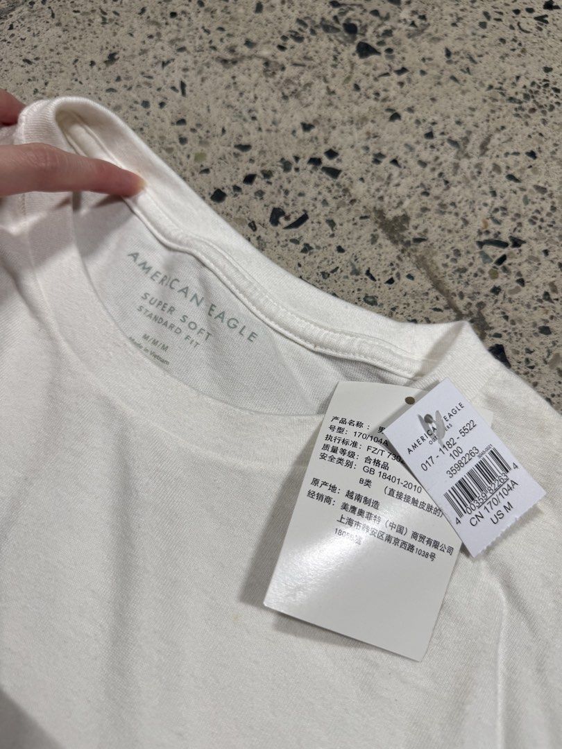 AMERICAN EAGLE Longsleeves (Category: Hoodies) located in Manila. Submitted by rb.declutters (Listing ID 1454346073, Image 2). Description: .