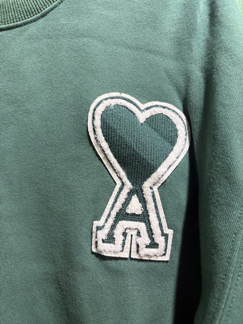 AMI Crewneck (Category: Luxury Apparel) located in Manila. Submitted by jacebased (Listing ID 1454347301, Image 2). Description: L-XL 9/10 like new DM for more details !.