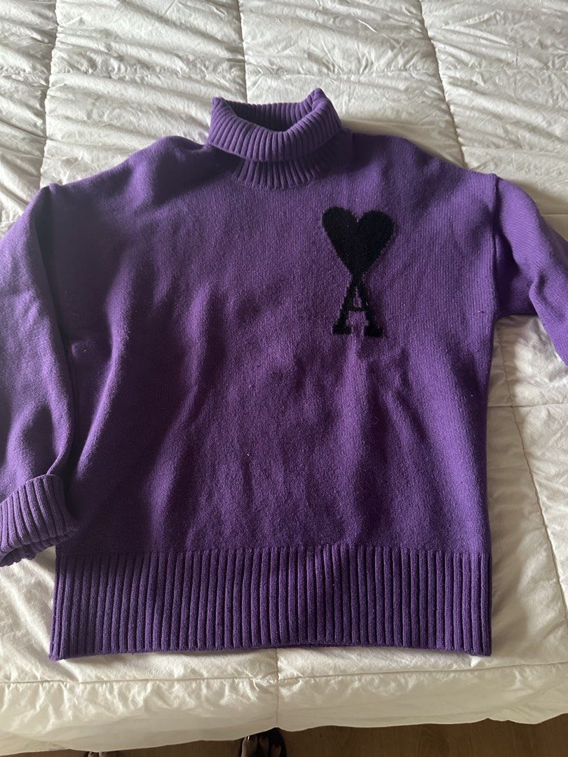 AMI Pull over Authentic (Category: Coats, Jackets and Outerwear) located in San Fernando. Submitted by clean_up_closet (Listing ID 1454198845, Image 1). Description: use only once.. in good used condition .